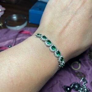 Green Stone Bracelet..draw String